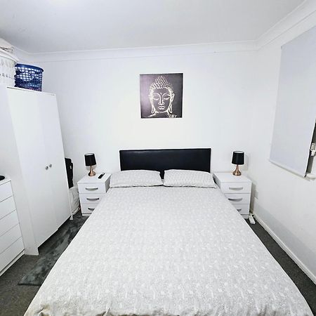 Lovely Fully Furnished One Bed Flat To Let Enfield Exterior photo