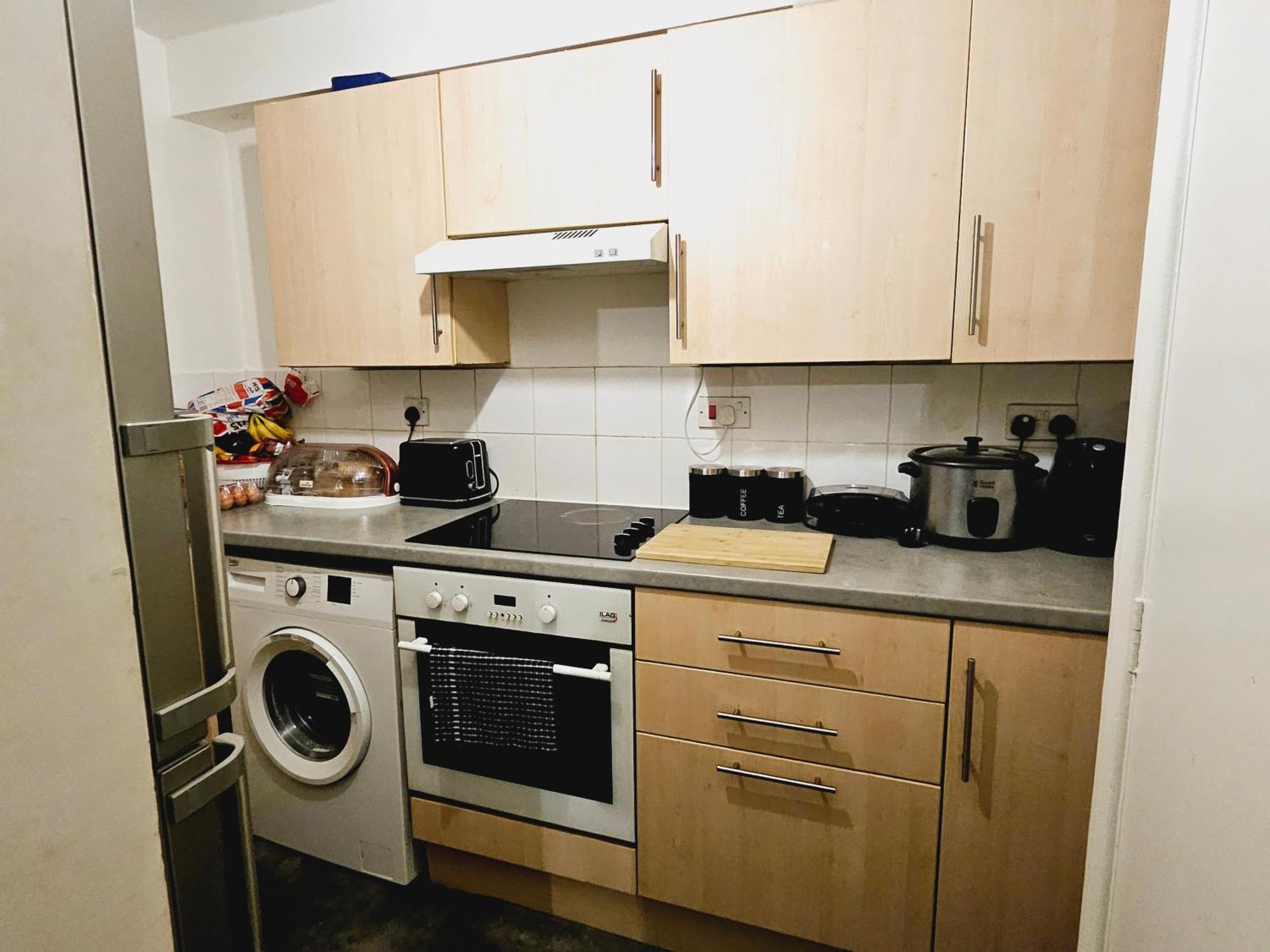 Lovely Fully Furnished One Bed Flat To Let Enfield Exterior photo